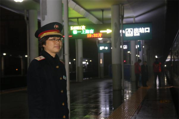 当兵 火车站 城管_杭州城站至鹰潭站火车_火车南充站是哪个站